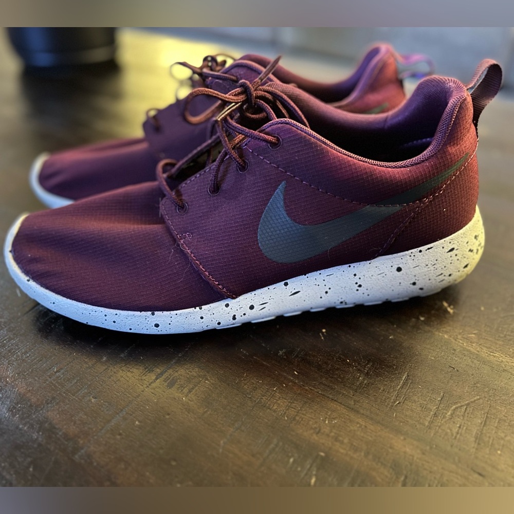 Nike Roshe Run Sneakers